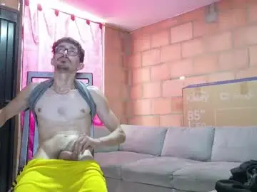 Chaturbate Live Sex Cam of jhosuamoore2