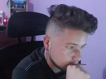 Chaturbate Nude Webcam of johanleonsweetboy