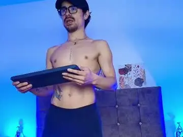 Chaturbate Watch Live Sex Cams of ethan_briggs