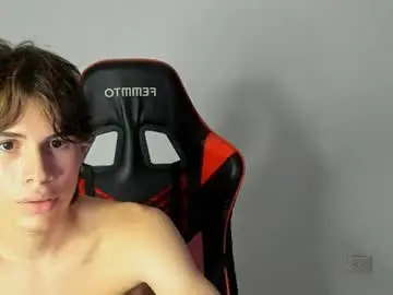 Chaturbate Nude Webcam of ryan_bronw