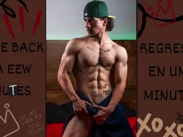 Chaturbate Live Sex Cam of valentino_2201