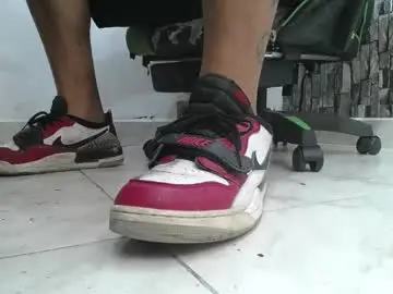 Chaturbate Live Sex of srfindomfeet_