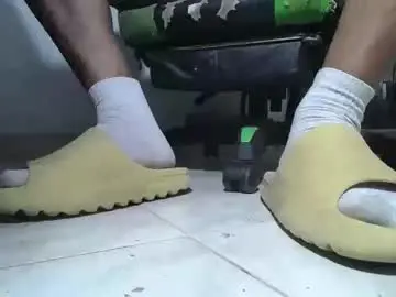 Chaturbate Live Porn of srfindomfeet_