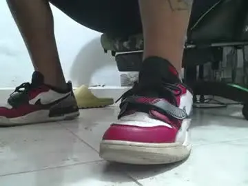 Chaturbate Sex Cam of srfindomfeet_