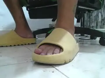 Chaturbate Free Live Porn of srfindomfeet_
