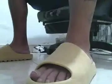 Chaturbate Live Porn of srfindomfeet_