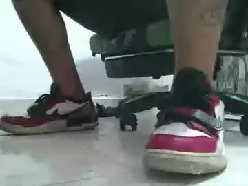 Chaturbate Free Porn Cam of srfindomfeet_