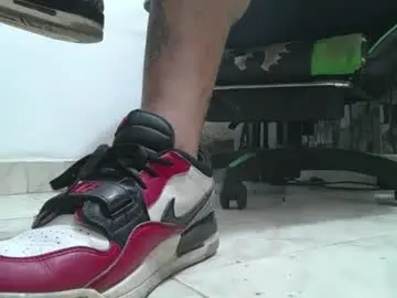Chaturbate Best live sex cam show of srfindomfeet_