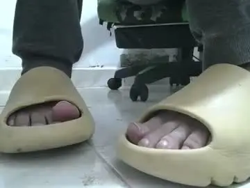 Chaturbate Adult Webcam of srfindomfeet_
