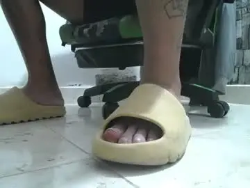 Chaturbate Live Sex of srfindomfeet_