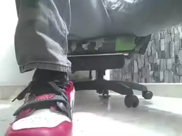 Chaturbate Adult Webcam of srfindomfeet_