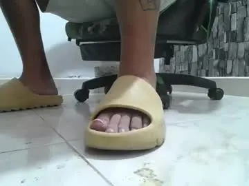 Chaturbate Free Porn Cam of srfindomfeet_