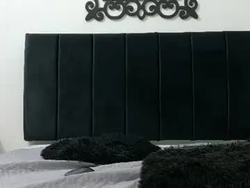Chaturbate Live Sex Cam of pinkqueen23