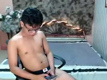 Chaturbate Live Sex Cam of urdreamboy_doms