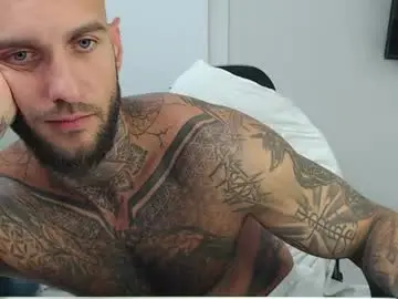 Chaturbate Live Sex Cam of maxi_foxxx