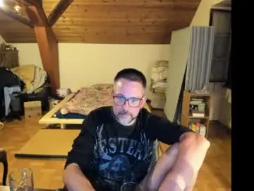 Chaturbate Free Live Porn of supersquirrel81