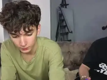 Chaturbate Sex Chat of em_chipsi