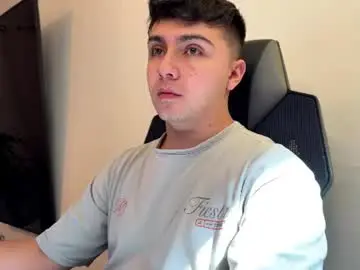Chaturbate Sex Cam of aron__cooper