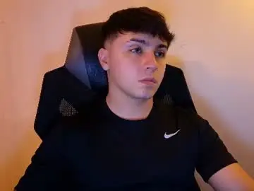 Chaturbate Live Porn of aron__cooper