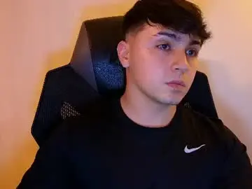 Chaturbate Free Porn Cam of aron__cooper