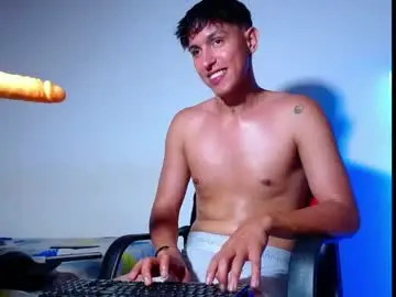 Chaturbate Nude Webcam of rowanboy23