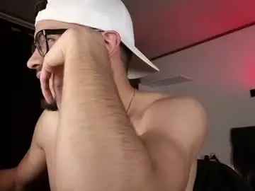 Chaturbate Free Live Porn of phantom_bigger1