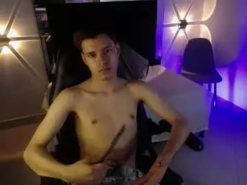 Chaturbate Live Sex Cam of blakzen_