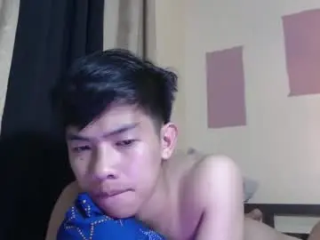 Chaturbate Live Sex Cam of clyde_twinkx