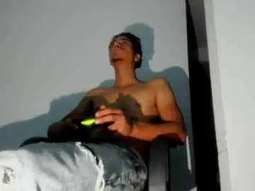 Chaturbate Live Porn of angelo000000000000000x