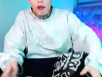 Chaturbate Live Sex Cam of _justinmoon2