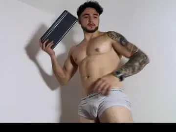 Chaturbate Best live sex cam show of latinboyvip_