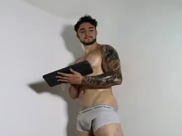 Chaturbate Adult Video Chat of latinboyvip_