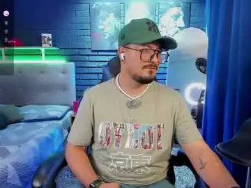 Chaturbate Live Sex Cam of daviidevans
