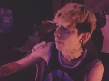 Chaturbate Adult Video Chat of acidmilo