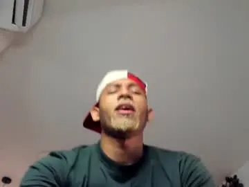 Chaturbate Free Porn Cam of bento_fox