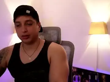Chaturbate Best live sex cam show of appolo_allen