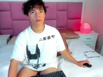 Chaturbate Live Sex Cam of honeymoon_sariel