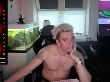 Chaturbate Watch Live Sex Cams of rayzel31