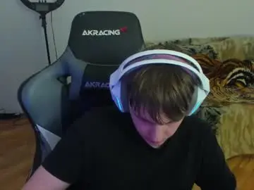 Chaturbate Live Sex Cam of aron_neall