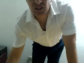 Chaturbate Live Sex Cam of daddyhot_alejandro