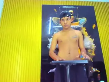 Chaturbate Live Porn of alexi_hot23