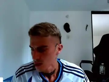 Chaturbate Best live sex cam show of bray_hotboy