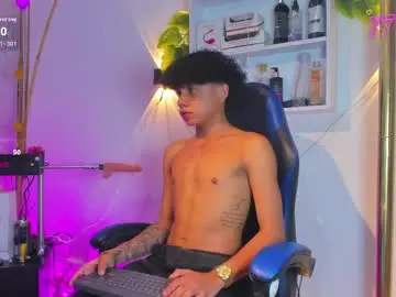 Chaturbate Live Sex Cam of _taylor_black