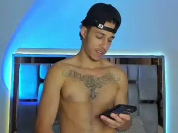 Chaturbate Nude Webcam of orionblaze69_
