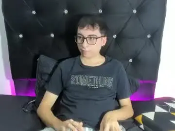 Chaturbate Best live sex cam show of milogm_