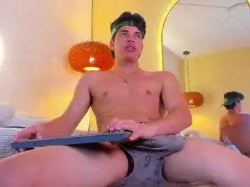 Chaturbate Best live sex cam show of benjamin_more