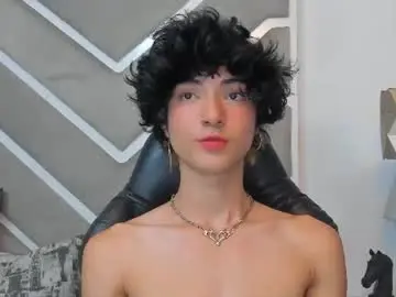 Chaturbate Free Live Porn of elliotvolkov