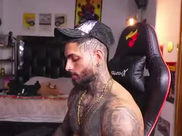 Chaturbate Live Sex Cam of logan_hugh8