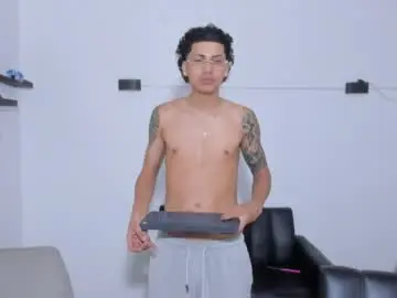 Chaturbate Adult Webcam of br4ndon_cooper