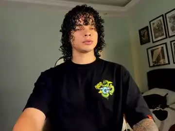 Chaturbate Free Porn Cam of ian_versace